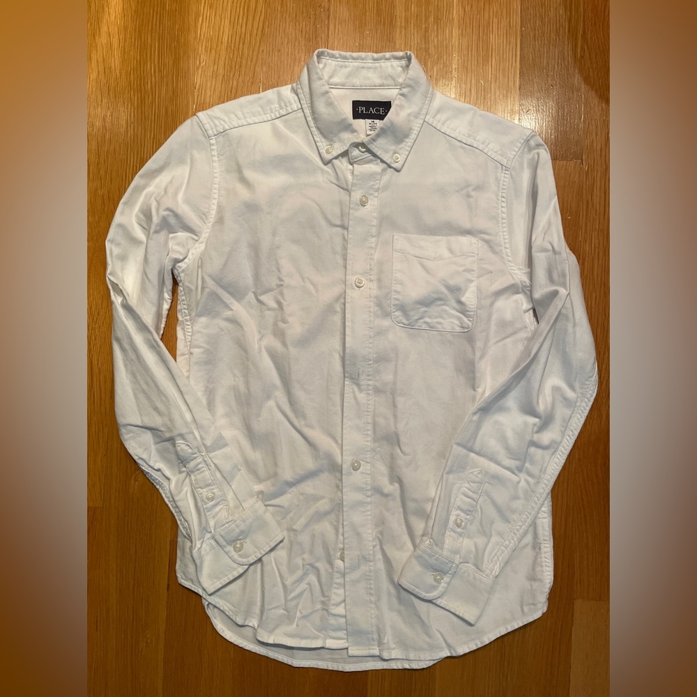 Collared long sleeve button down shirt